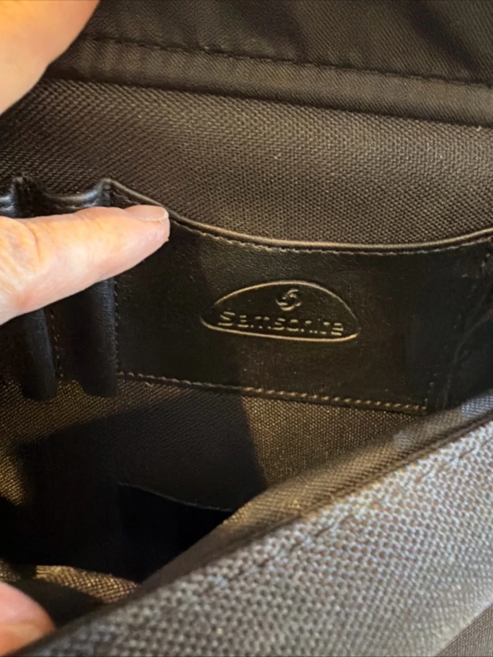 Samsonite Black briefcase Laptop Bag with adjustable shoulder straps canvas
